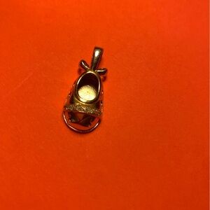 14k gold baby shoe pendant